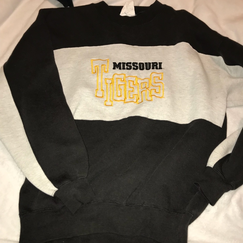 🚨🚨SOLD🚨🚨 Vintage Missouri Tigers sweatshirt